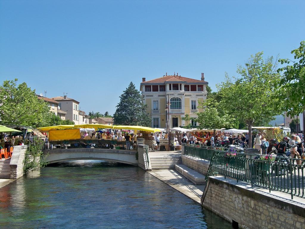 Les Carmes And Spa Le Thor Exteriör bild