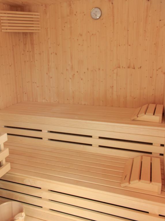 Les Carmes And Spa Le Thor Exteriör bild